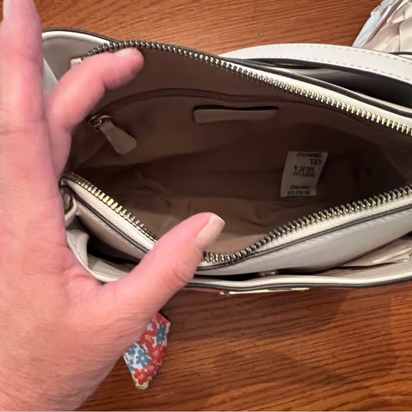 Nanette Lepore MaLogo Crossbody with card case and scarf NWT Logo Stripe - Picture 8 of 12